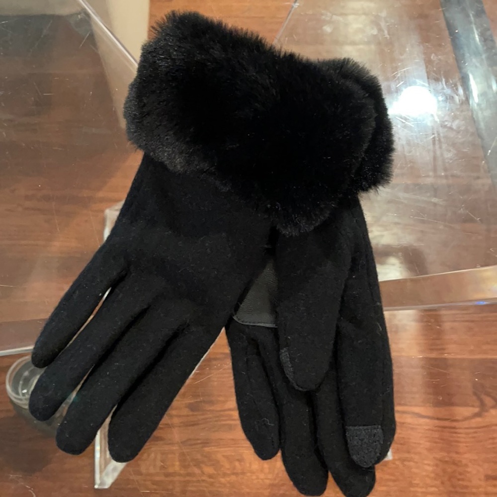 Echo black warm touchscreen gloves NWT